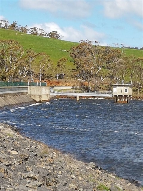 Oberon-dam.jpg