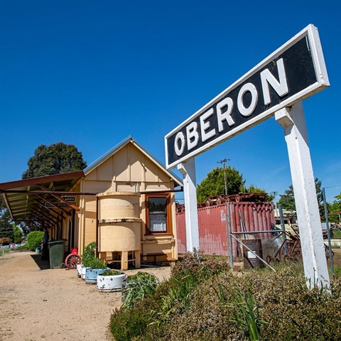 Oberon Museum Sign